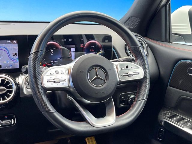 MERCEDES BENZ GLB