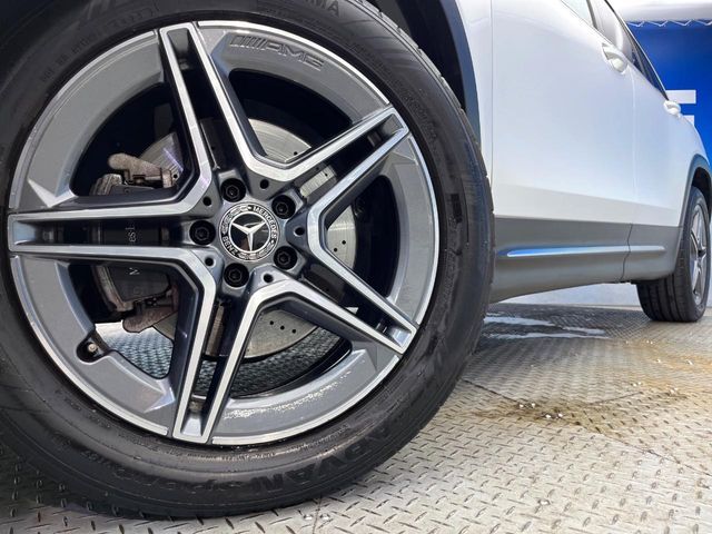 MERCEDES BENZ GLB