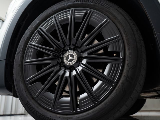 MERCEDES BENZ GLB