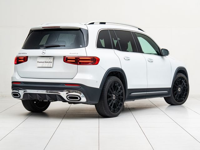 MERCEDES BENZ GLB