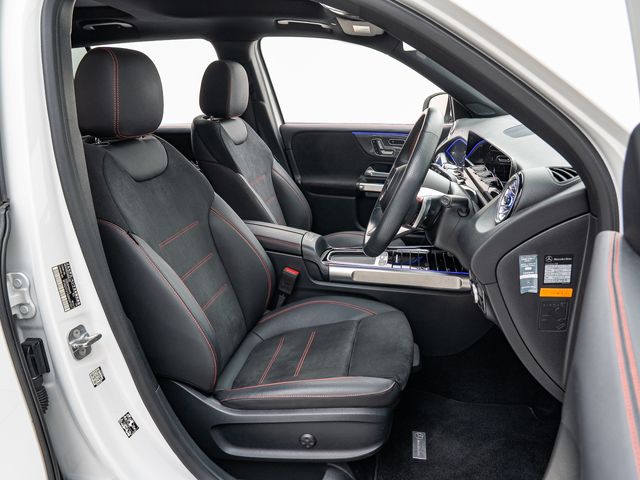 MERCEDES BENZ GLB