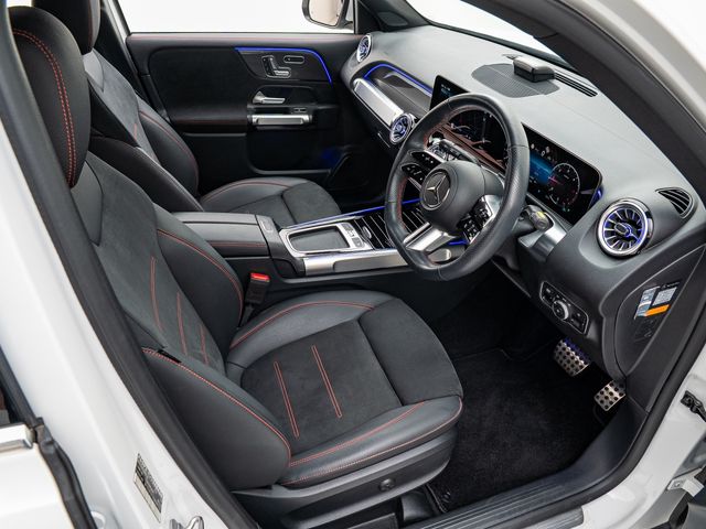 MERCEDES BENZ GLB