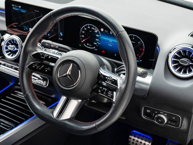 MERCEDES BENZ GLB