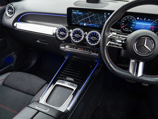 MERCEDES BENZ GLB