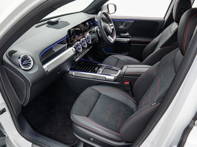 MERCEDES BENZ GLB