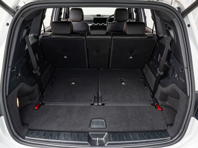 MERCEDES BENZ GLB