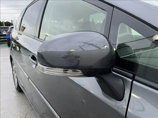 PRIUS Alpha