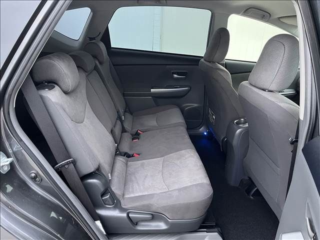 PRIUS Alpha