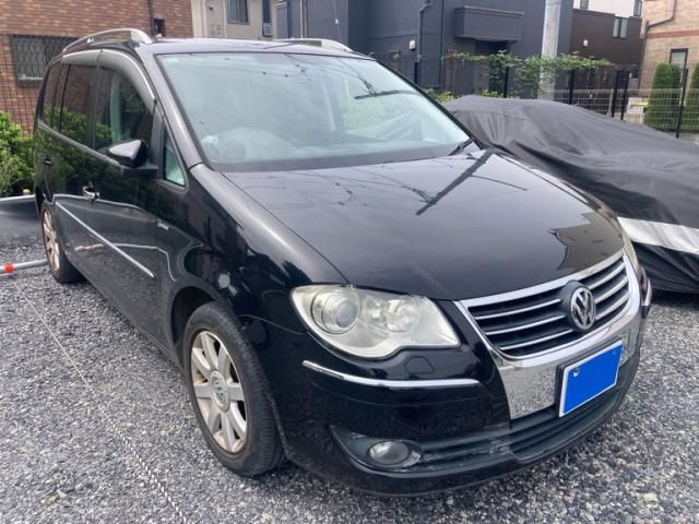 VOLKSWAGEN GOLF TOURAN