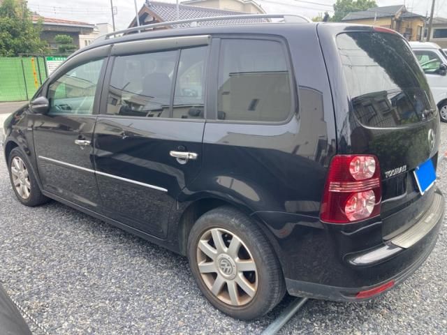 VOLKSWAGEN GOLF TOURAN