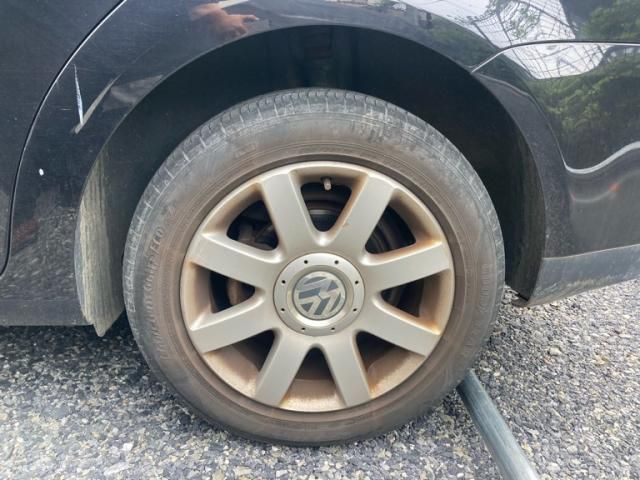 VOLKSWAGEN GOLF TOURAN