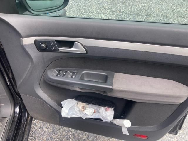 VOLKSWAGEN GOLF TOURAN
