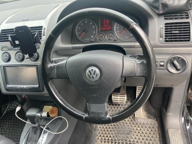 VOLKSWAGEN GOLF TOURAN