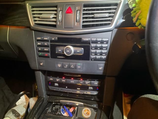 MERCEDES BENZ E class sedan