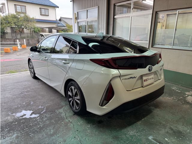 PRIUS PHV