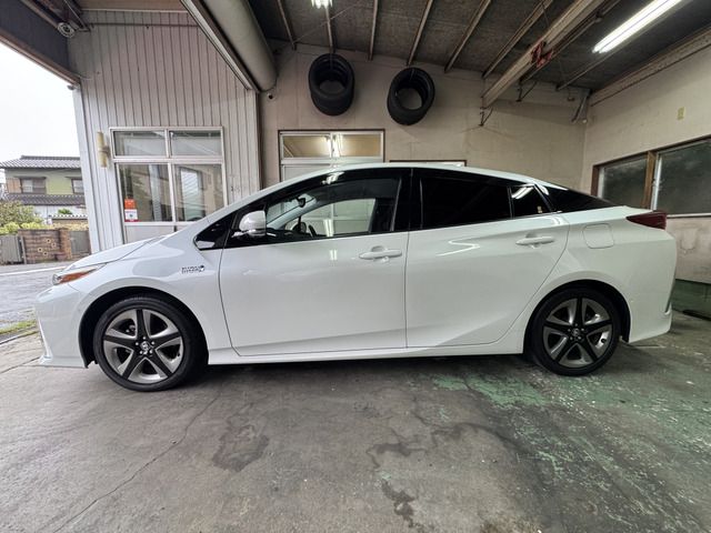 PRIUS PHV
