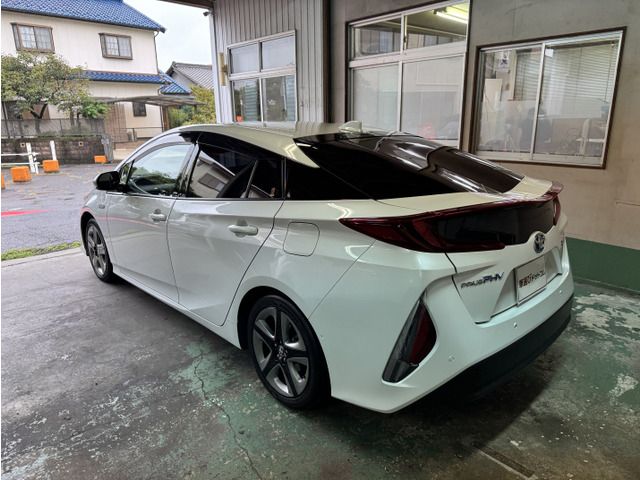 PRIUS PHV