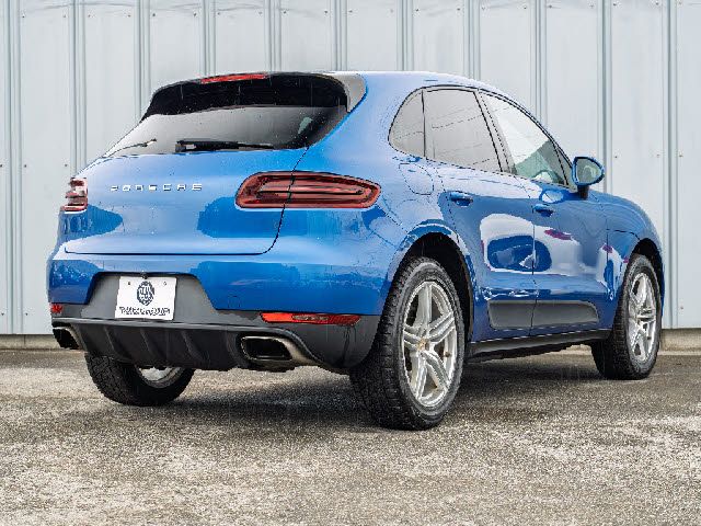 PORSCHE Macan