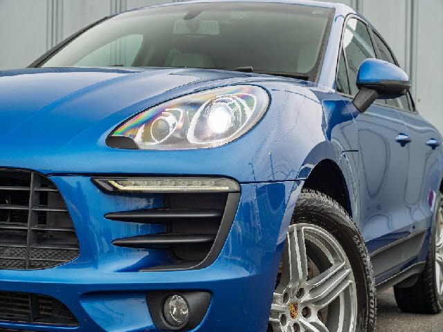 PORSCHE Macan