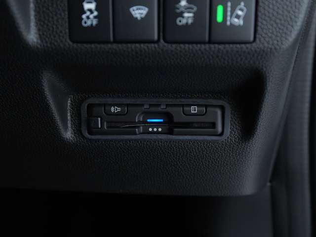 FREED HYBRID 4WD