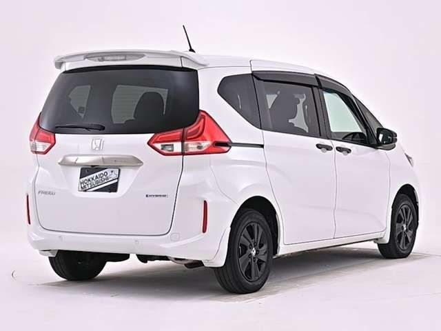 FREED HYBRID 4WD