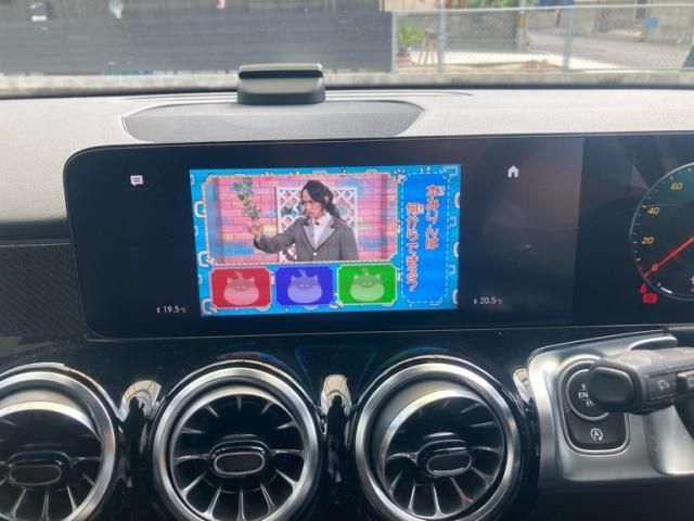 MERCEDES BENZ GLB