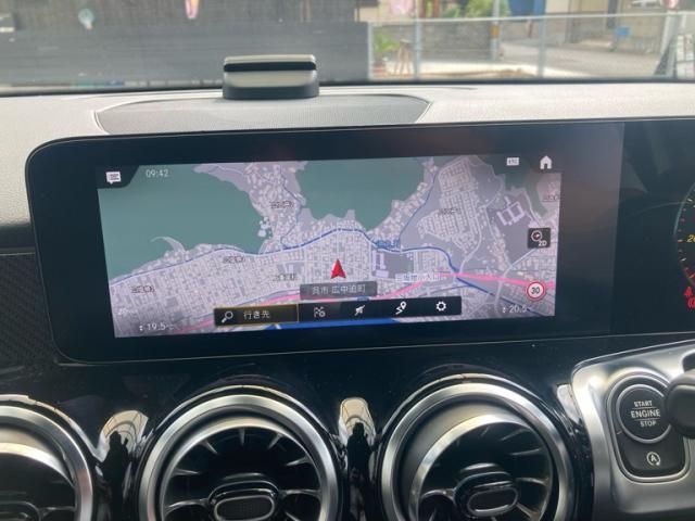 MERCEDES BENZ GLB