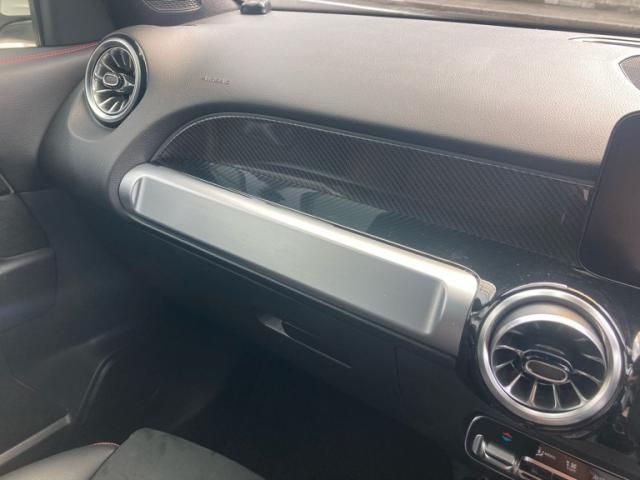 MERCEDES BENZ GLB