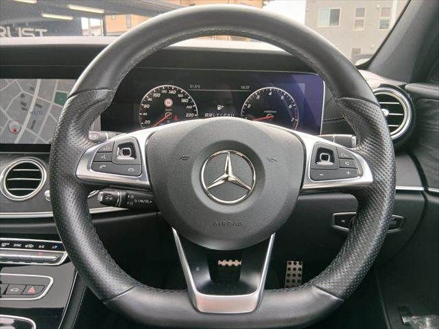 MERCEDES BENZ E class sedan