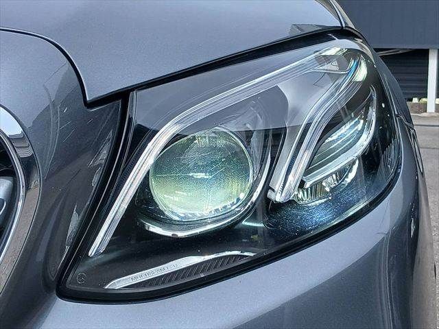 MERCEDES BENZ E class sedan