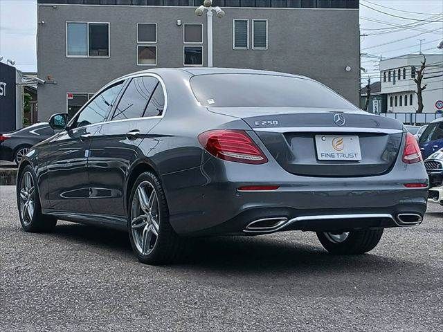 MERCEDES BENZ E class sedan