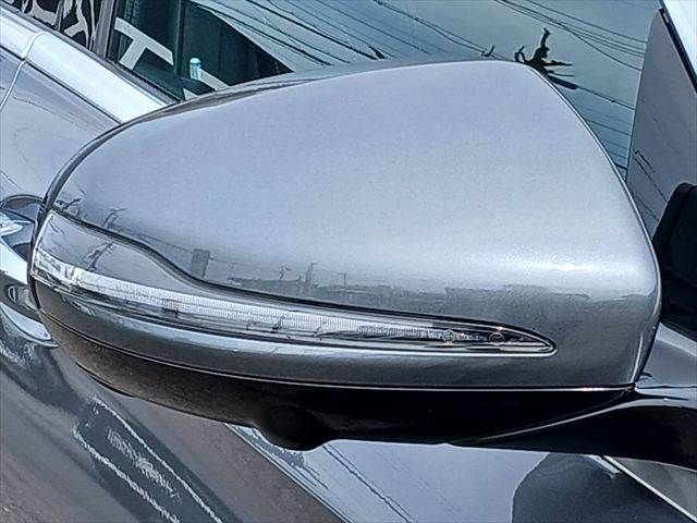 MERCEDES BENZ E class sedan
