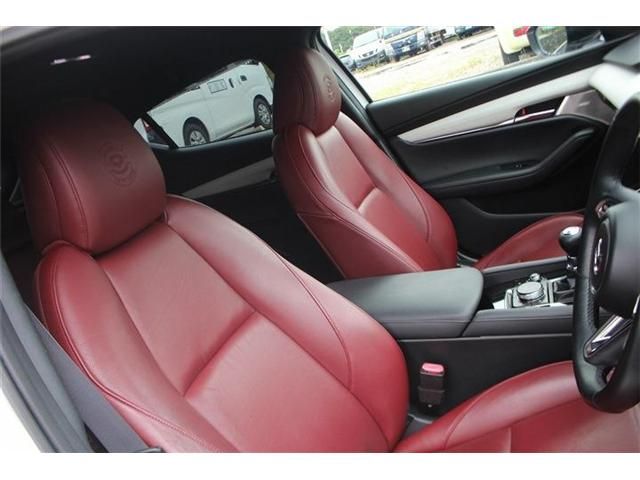 MAZDA3 FASTBACK