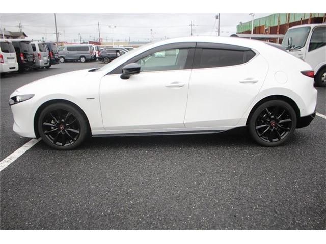 MAZDA3 FASTBACK
