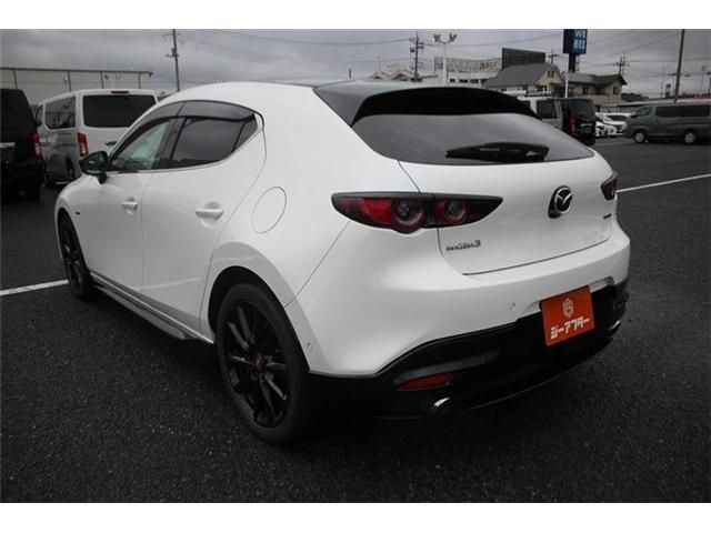 MAZDA3 FASTBACK