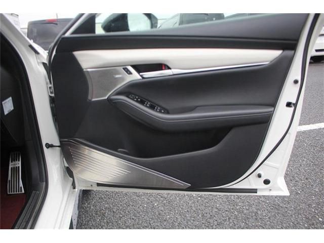 MAZDA3 FASTBACK