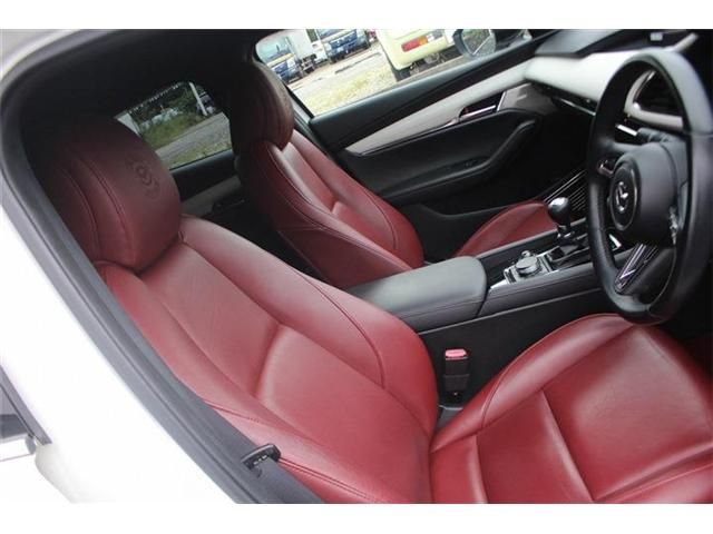MAZDA3 FASTBACK