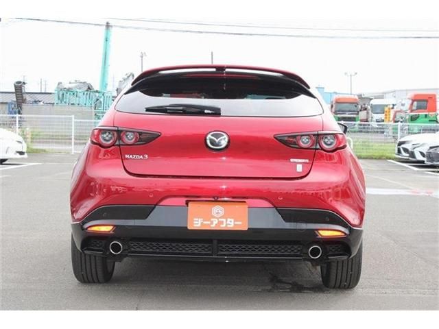 MAZDA3 FASTBACK