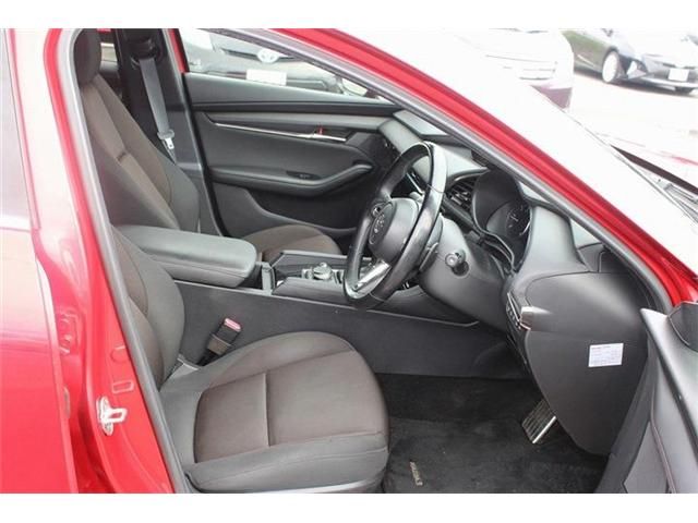 MAZDA3 FASTBACK