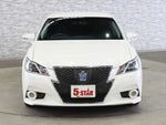 CROWN sedan hybrid