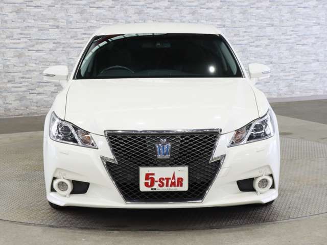 CROWN sedan hybrid