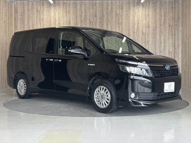 VOXY HYBRID