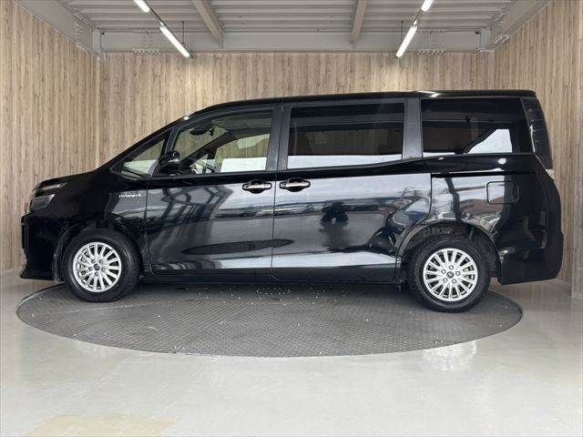 VOXY HYBRID