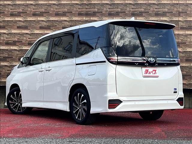 VOXY HYBRID