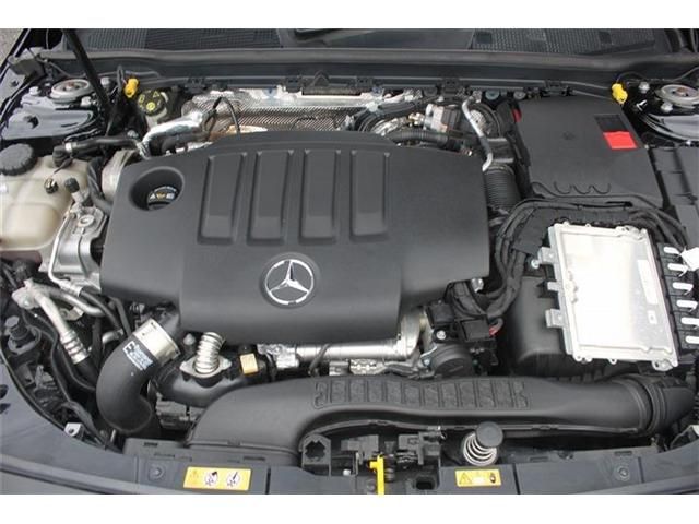 MERCEDES BENZ CLA Shooting Brake