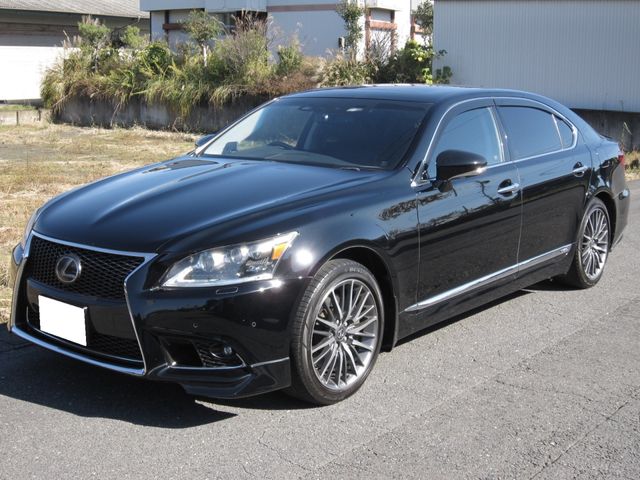 LEXUS LS600hL