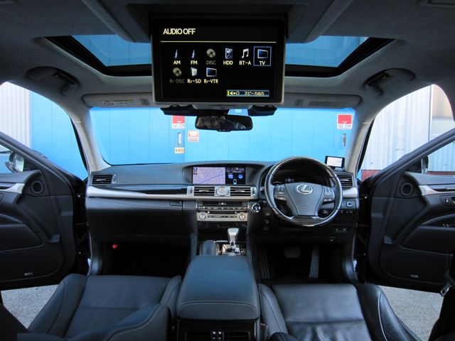 LEXUS LS600hL