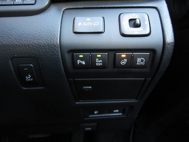 LEXUS LS600hL