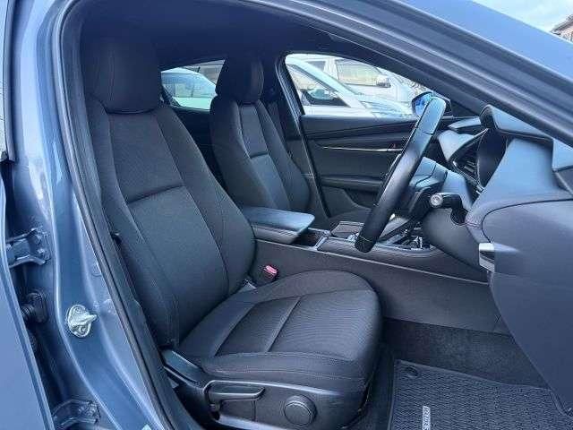 MAZDA3 FASTBACK