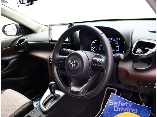 YARIS CROSS HYBRID